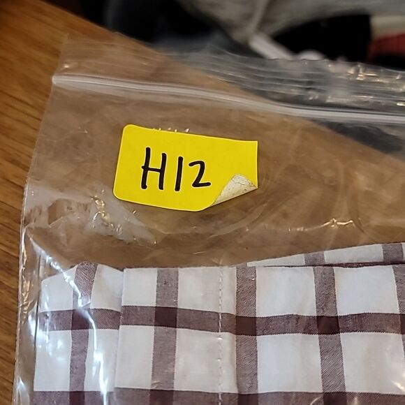 Old Navy Classic Regular Fit Long Sleeve Button Up Shirt Size XL - Picture 9 of 9